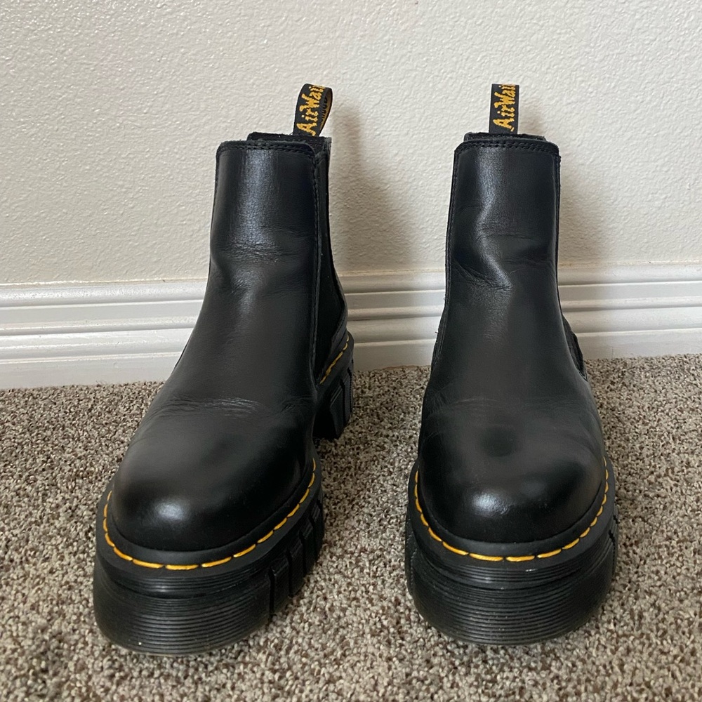 Doc Marten Platform Chelsea Boots